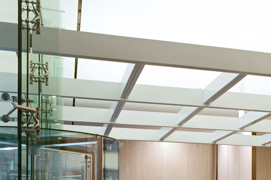 45 Fremont Street Lobby glass facades panels held together by tie-ins - a tension system designed exclusively by ISG.